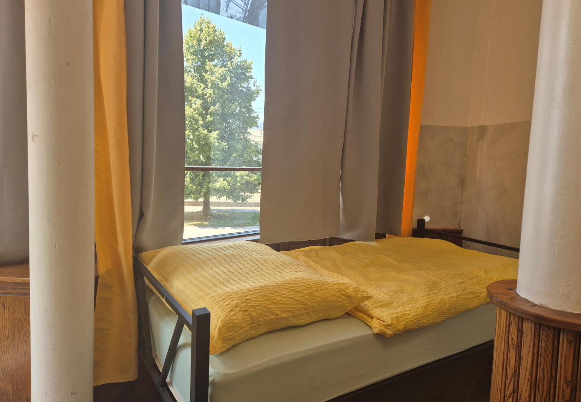 Bled Lesce Station Rooms And Beds Buitenkant foto