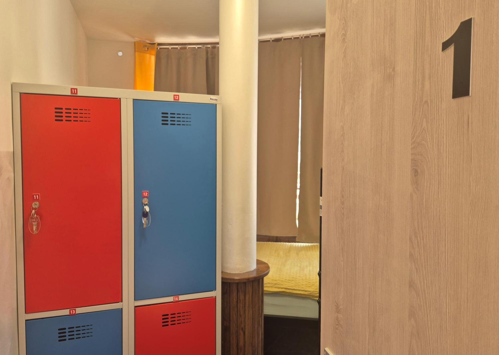 Bled Lesce Station Rooms And Beds Buitenkant foto